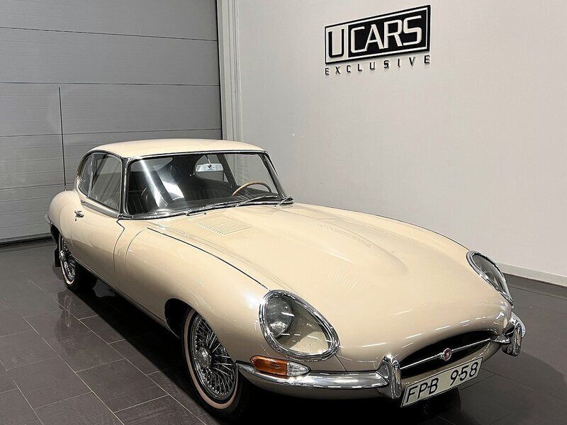 Begagnad Jaguar E-Type 269 HK (197 kW) 1967 Grå Sportkupé