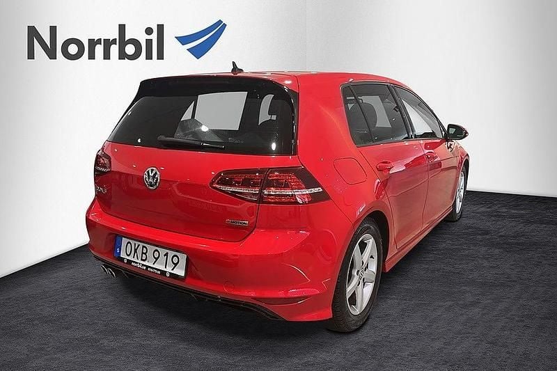 Begagnad VW Golf VII R-line 150 HK (110 kW) 2016 Röd Halvkombi