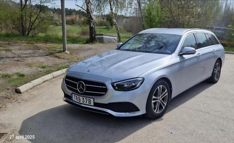 Silver Begagnad 2021 Mercedes E200 Avantgarde Kombi | 314 000 kr (Marknadspris) - Bild 1/4