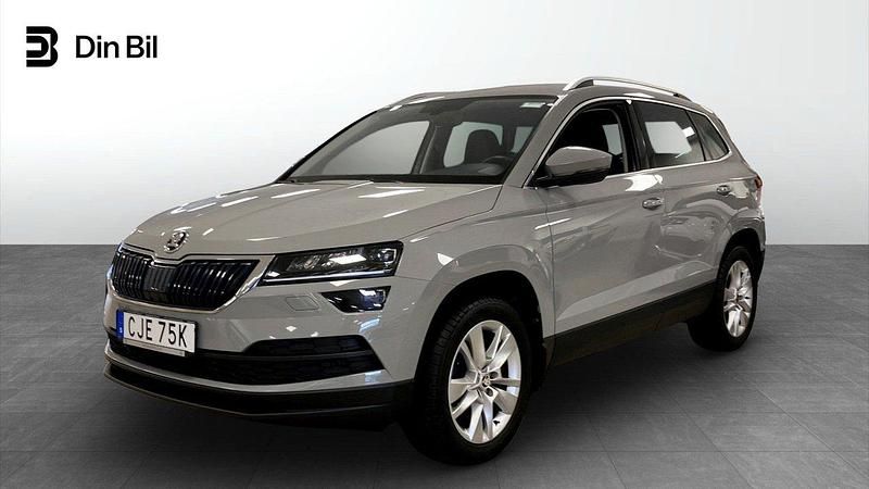Grå Begagnad 2021 Skoda Karoq Style SUV | 239 900 kr (Marknadspris) - Bild 1/4