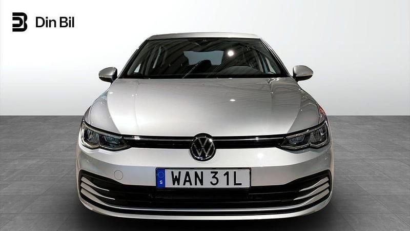 Begagnad VW Golf VIII 110 HK (80 kW) 2023 Silver Halvkombi