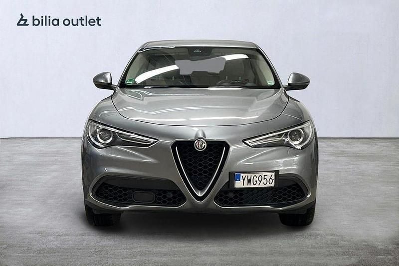 Begagnad Alfa Romeo Stelvio Super 280 HK (205 kW) 2017 Grå SUV