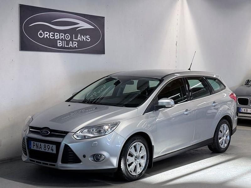 Grå Begagnad 2014 Ford Focus Kombi | 74 900 kr (Bra pris) - Bild 1/4