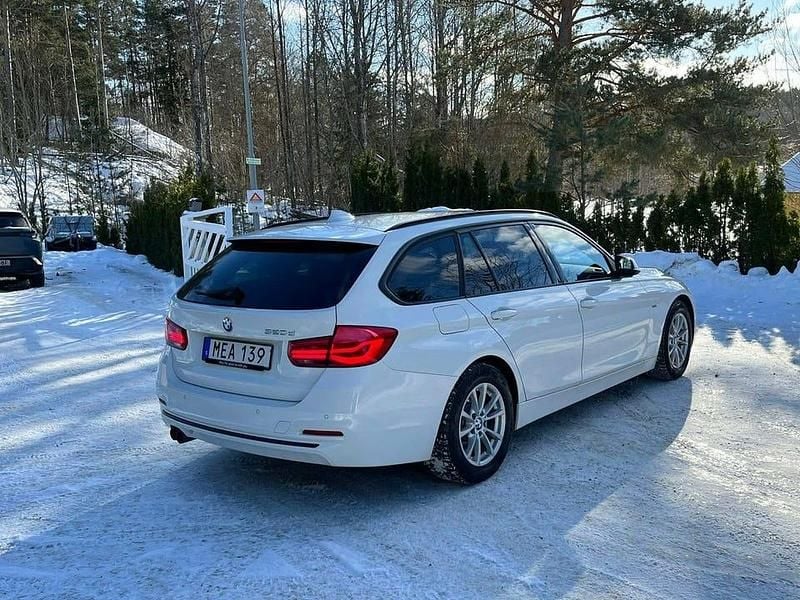 Begagnad BMW 320 Sport Line 190 HK (139 kW) 2015 Vit Kombi