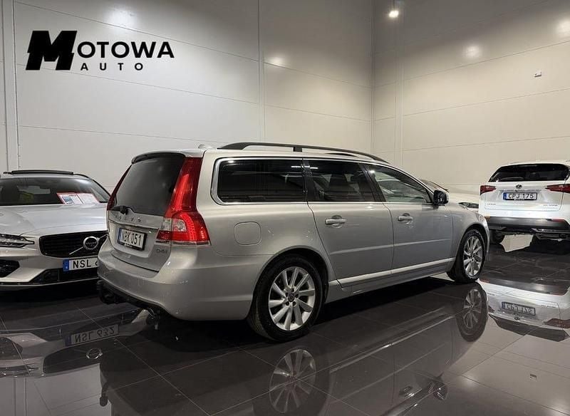 Begagnad Volvo V70 Momentum 181 HK (133 kW) 2016 Silver Kombi