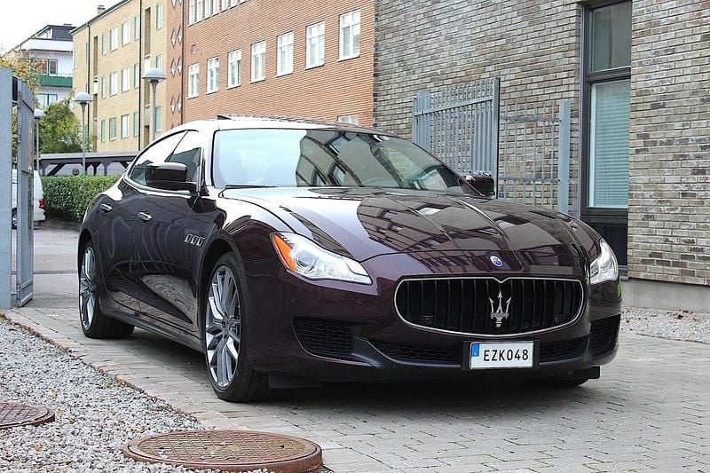 Lila (rosso folgore) Begagnad 2015 Maserati Quattroporte Sedan | 349 000 kr - Bild 1/4