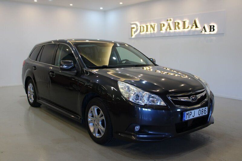 Mörkgrå (grå) Begagnad 2011 Subaru Legacy Kombi | 109 900 kr (Marknadspris) - Bild 1/4
