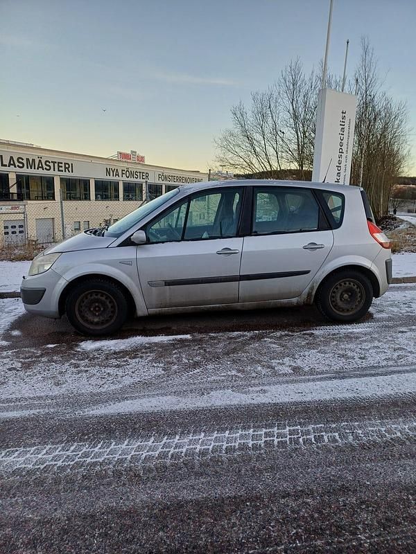 Begagnad Renault Scénic II 113 HK (83 kW) 2005 Minibuss