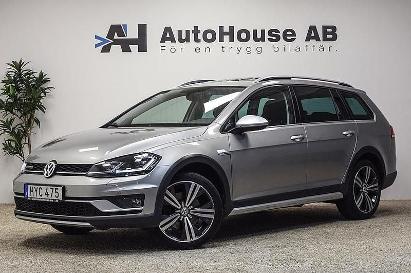 Silver Begagnad 2017 VW Golf Alltrack Kombi | 189 000 kr (Marknadspris) - Bild 1/4