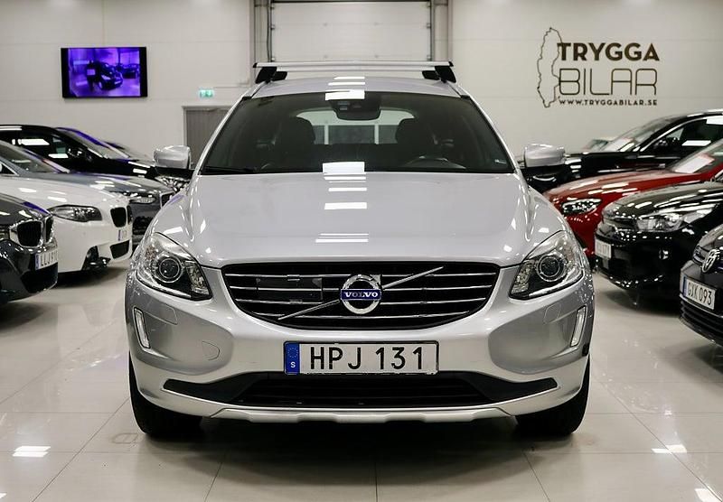 Begagnad Volvo XC60 Summum 181 HK (133 kW) 2014 Silver SUV