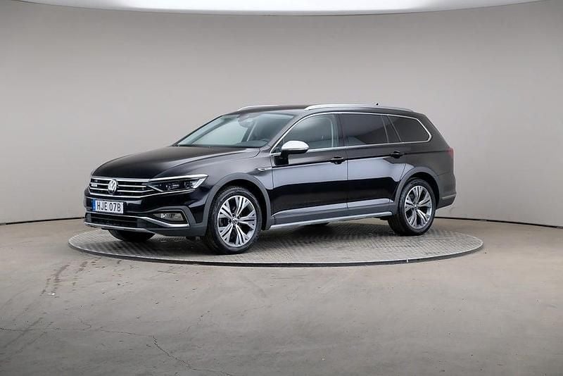 Svart Begagnad 2022 VW Passat Alltrack Executive Kombi | 309 000 kr (Bra pris) - Bild 1/4