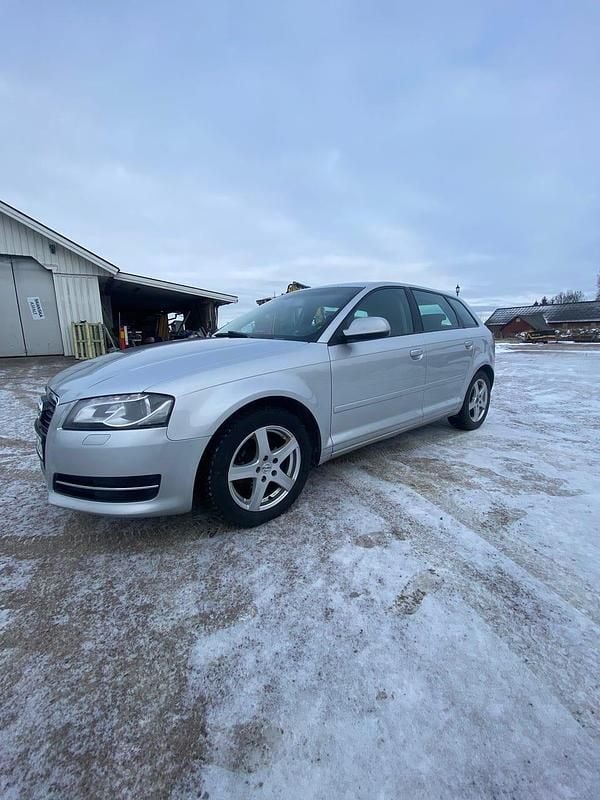 Begagnad Audi A3 105 HK (77 kW) 2011 Halvkombi