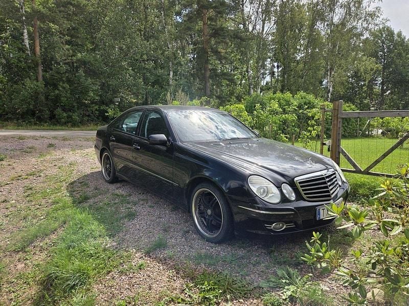 Svart Begagnad 2009 Mercedes E220 Avantgarde Sedan | 48 000 kr (Bra pris) - Bild 1/3
