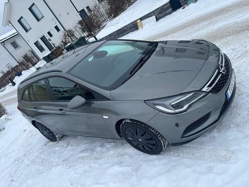 Begagnad Opel Astra 136 HK (100 kW) 2017 Gråmetallic Kombi
