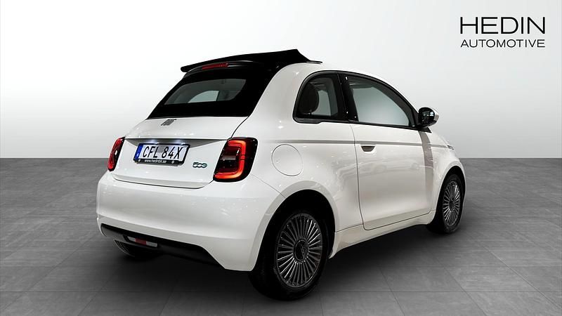 Begagnad Fiat 500e Icon 86 kW (118 HK) 2022 Vit Halvkombi