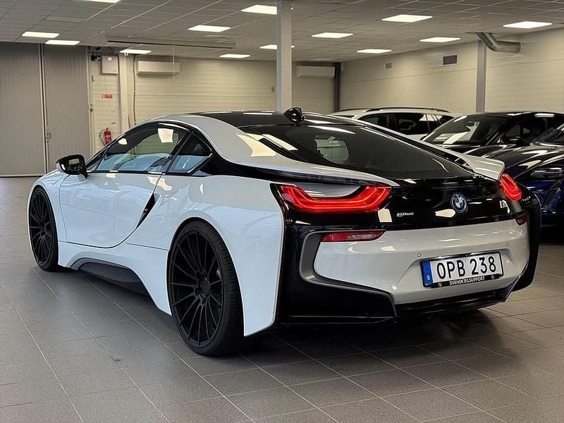 Begagnad BMW i8 367 HK (269 kW) 2015 Vit Sportkupé