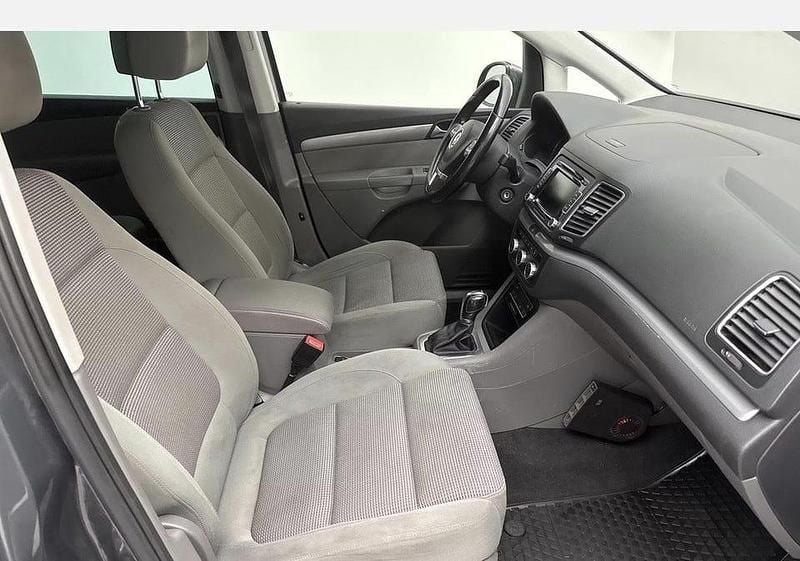 Begagnad VW Sharan 140 HK (102 kW) 2014 Minibuss