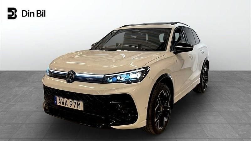 Vit Begagnad 2024 VW Tiguan Style SUV | 539 900 kr (Dyr) - Bild 1/4