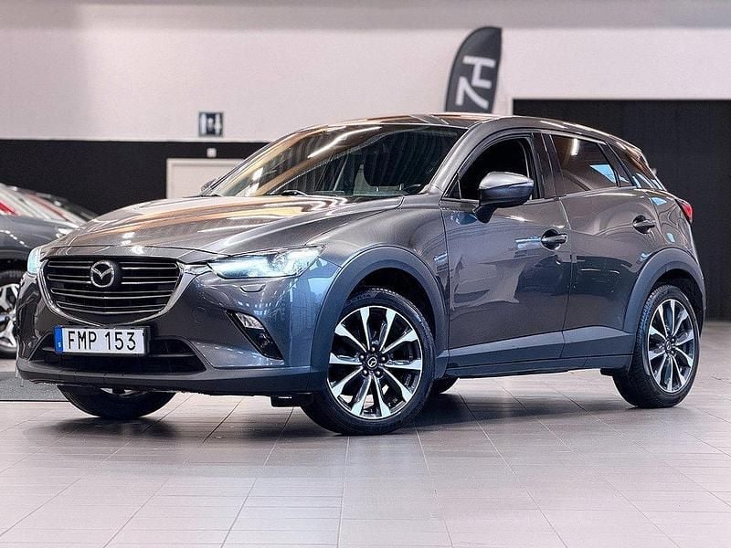 Grå Begagnad 2018 Mazda CX-3 SUV | 124 899 kr (Marknadspris) - Bild 1/4