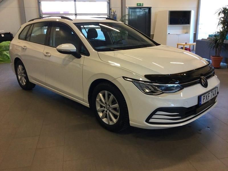 Begagnad VW Golf VIII 131 HK (96 kW) 2021 Vit Kombi