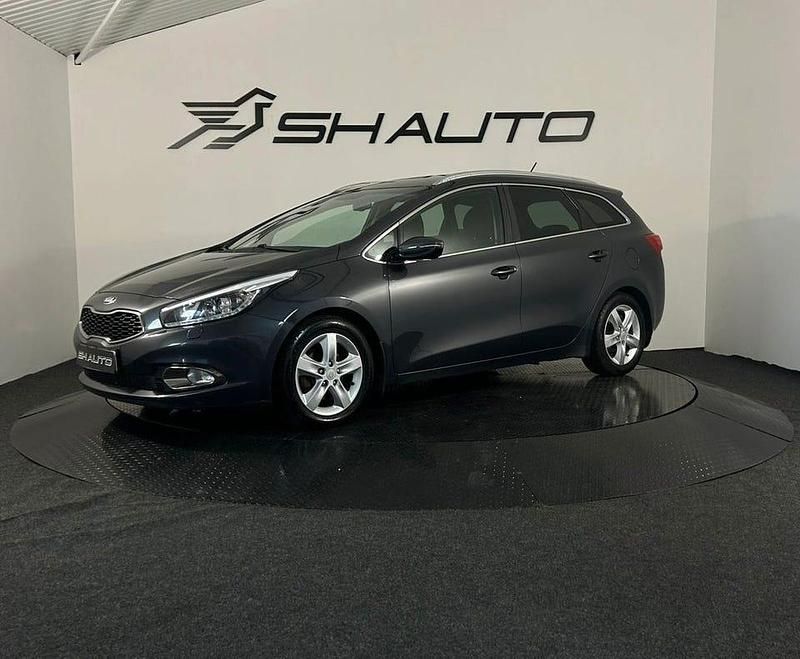 Grå Begagnad 2013 Kia Ceed Sportswagon Comfort Kombi | 69 900 kr (Marknadspris) - Bild 1/4