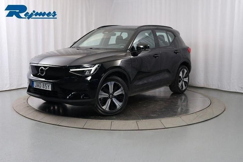 Svart Begagnad 2022 Volvo XC40 Core SUV | 339 900 kr - Bild 1/4