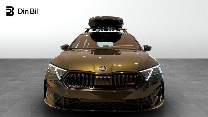 Ny Skoda Octavia RS 2026 Grön Kombi