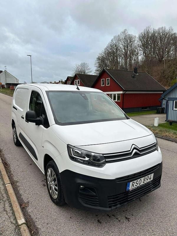 Begagnad Citroën Berlingo 131 HK (96 kW) 2021 Vit Minibuss