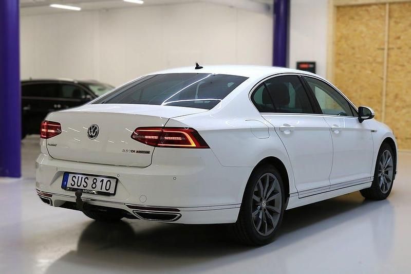 Begagnad VW Passat R-line 191 HK (140 kW) 2017 Vit Sedan