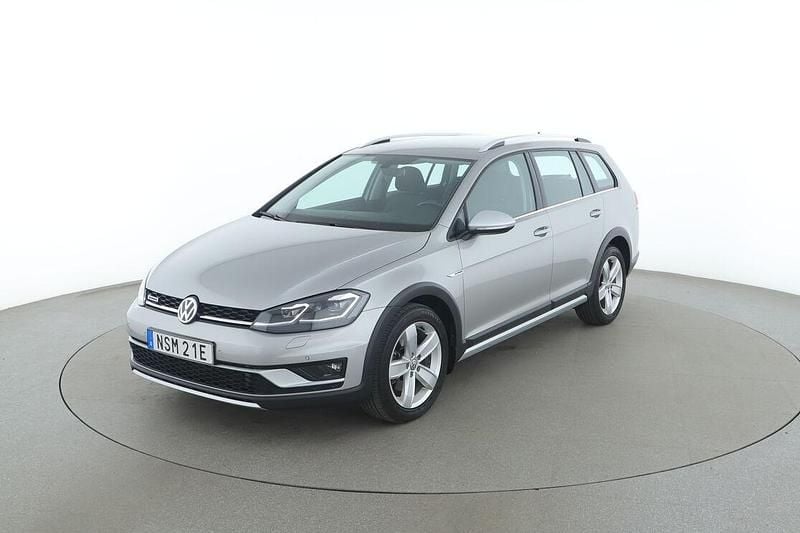 Silver Begagnad 2019 VW Golf VII Kombi | 223 000 kr (Marknadspris) - Bild 1/3