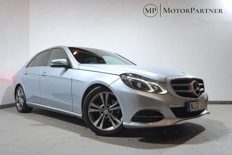 Begagnad Mercedes E220 Avantgarde 170 HK (125 kW) 2013 Silver Sedan