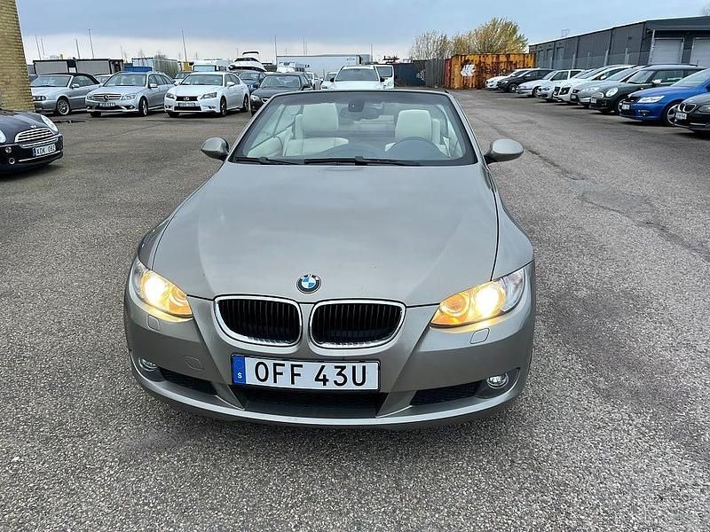 Begagnad BMW 320 Cabriolet Comfort Edition 170 HK (125 kW) 2009 Ljusbrun Cab