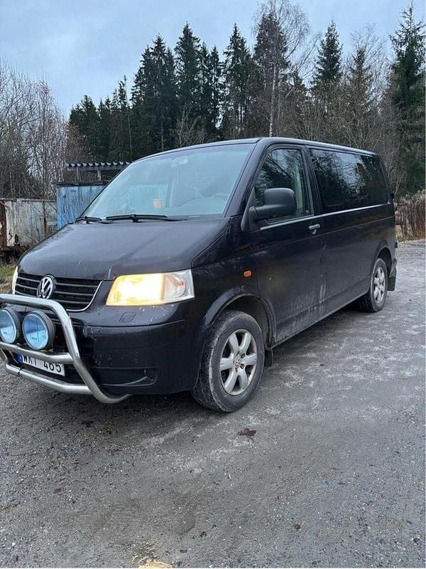 Svart Begagnad 2005 VW Shuttle Minibuss | 35 000 kr - Bild 1/2