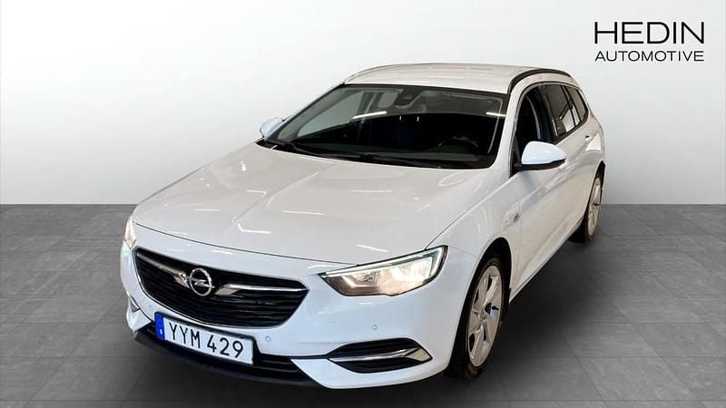 Vit (white) Begagnad 2017 Opel Insignia Enjoy Kombi | 124 800 kr (Bra pris) - Bild 1/4