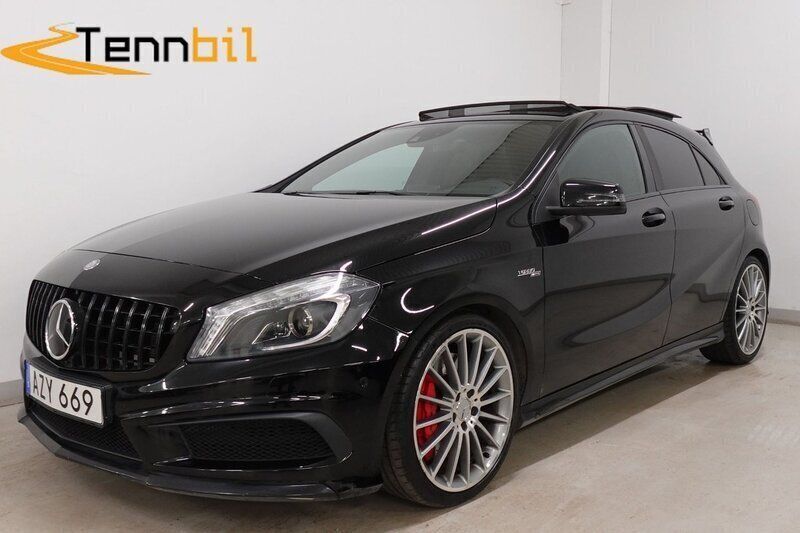 Svart Begagnad 2014 Mercedes A45 AMG AMG Halvkombi | 269 700 kr (Marknadspris) - Bild 1/4