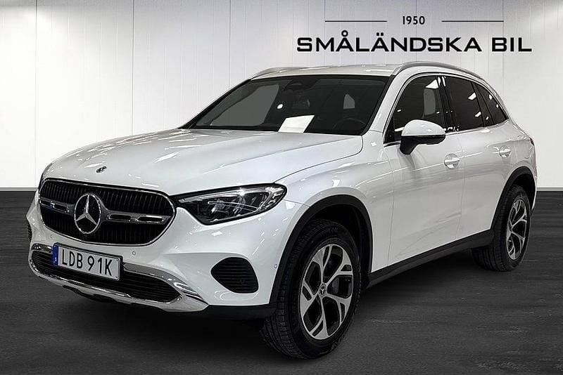 Begagnad Mercedes GLC300e Avantgarde 230 HK (169 kW) 2023 Vit SUV