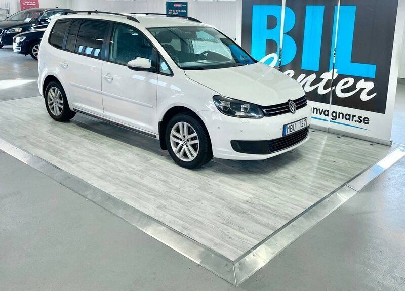 Vit Begagnad 2011 VW Touran Minibuss | 63 000 kr (Marknadspris) - Bild 1/1