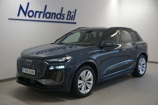 Plasmablå metallic Begagnad 2024 Audi Q6 e-tron S-Line SUV | 859 900 kr (Bra pris) - Bild 1/4