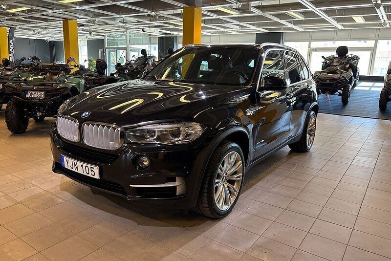 Svart Begagnad 2016 BMW X5 SUV | 269 900 kr (Marknadspris) - Bild 1/4