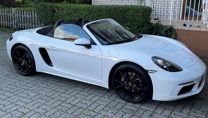 Begagnad 2021 Porsche 718 Boxster Cab | 680 000 kr (Marknadspris) - Bild 1/4