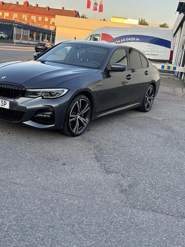 Begagnad 2021 BMW 330 M Sport Sedan | 350 000 kr (Dyr) - Bild 1/4
