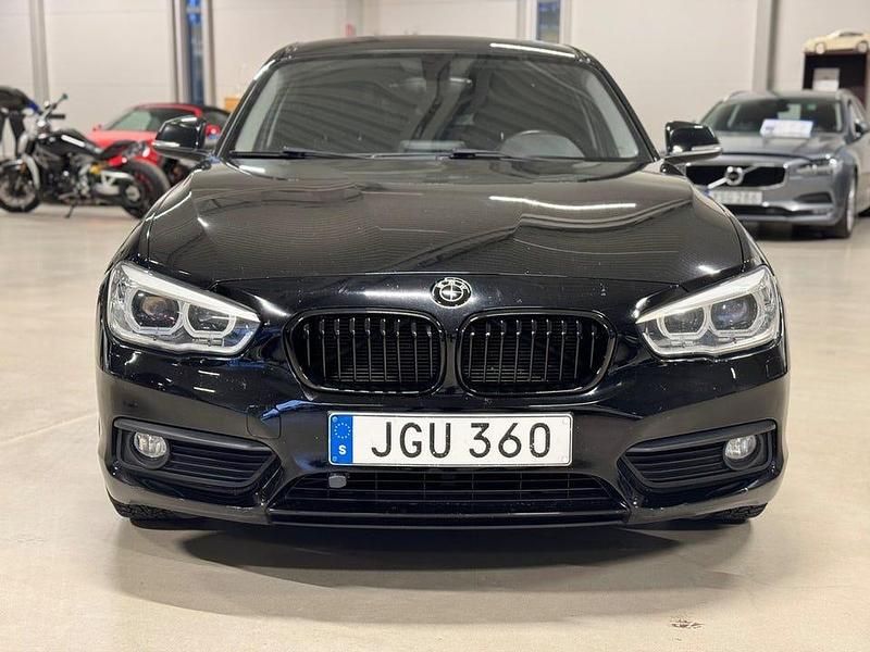 Begagnad BMW 116 Advantage 116 HK (85 kW) 2015 Svart Halvkombi