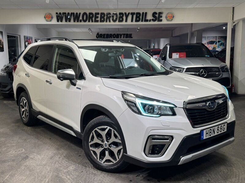Vit Begagnad 2020 Subaru Forester SUV | 249 800 kr (Bra pris) - Bild 1/4