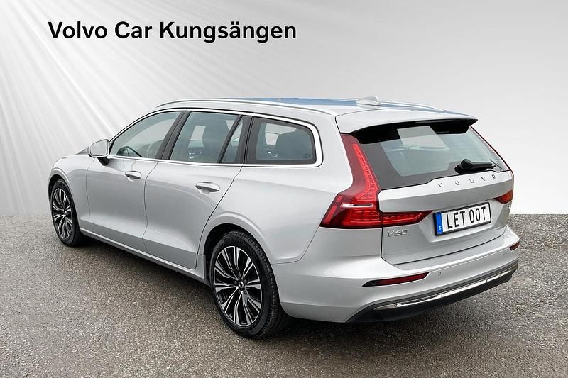 Begagnad Volvo V60 Plus 200 HK (147 kW) 2022 Silver Kombi