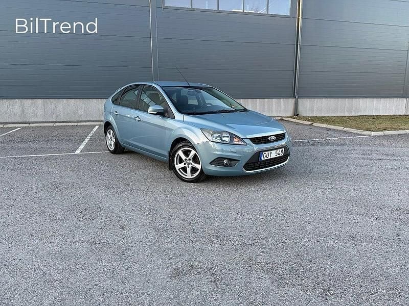 Blå Begagnad 2008 Ford Focus Titanium Halvkombi | 34 900 kr (Marknadspris) - Bild 1/4
