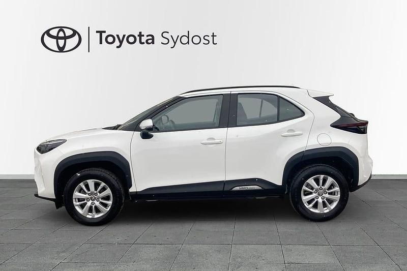 Begagnad Toyota Yaris Hybrid Active 117 HK (86 kW) 2022 Vit