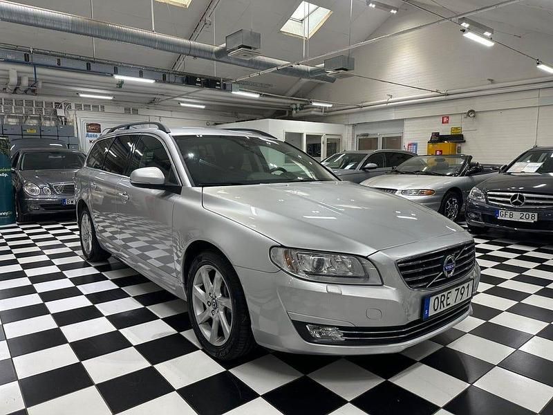 Begagnad Volvo V70 Momentum 181 HK (133 kW) 2014 Silver Kombi
