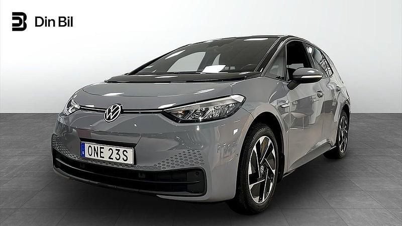 Moonstone grey black Begagnad 2023 VW ID.3 Pro Performance Halvkombi | 289 900 kr (Marknadspris) - Bild 1/4