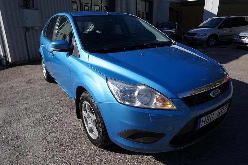 Begagnad Ford Focus 125 HK (91 kW) 2008 Blå Halvkombi