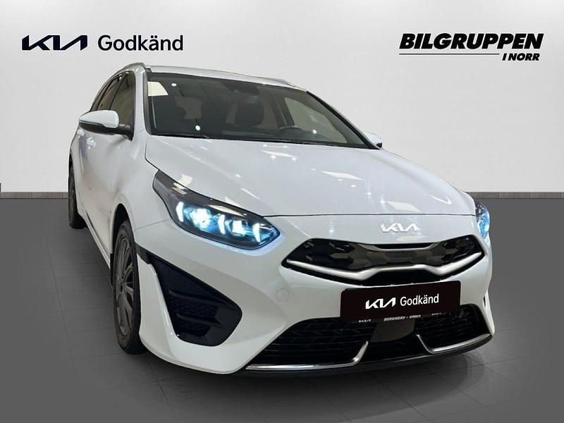 Begagnad Kia Ceed Sportswagon 141 HK (103 kW) 2023 Vit Kombi